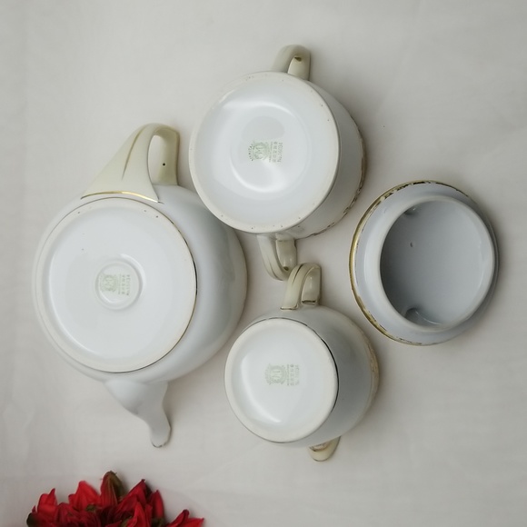 Noritake Christmas Ball Tea Set - Picture 4 of 16